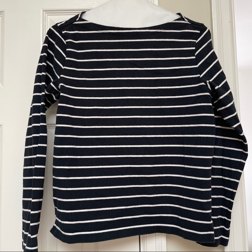 Like-New Striped Long Sleeve Sweater/Top